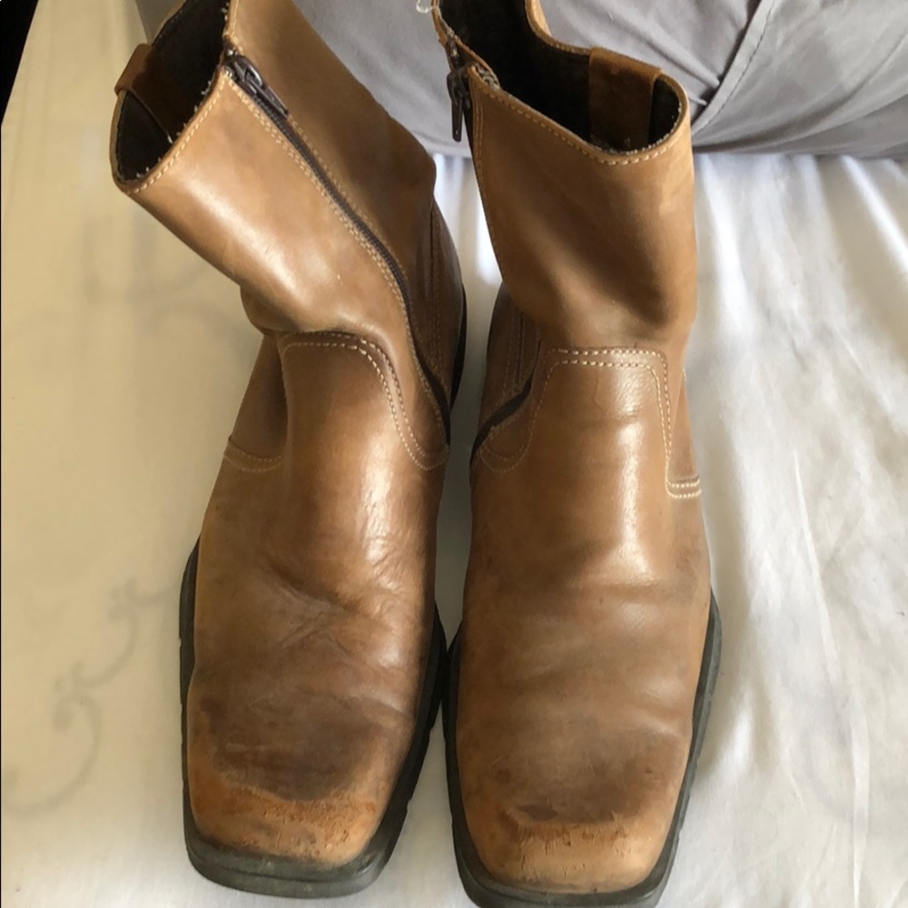 Pre loved Steve Madden boots